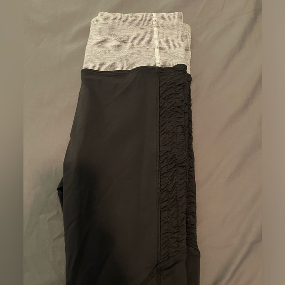 Lululemon Run Free Crop - Black - Picture 4 of 4